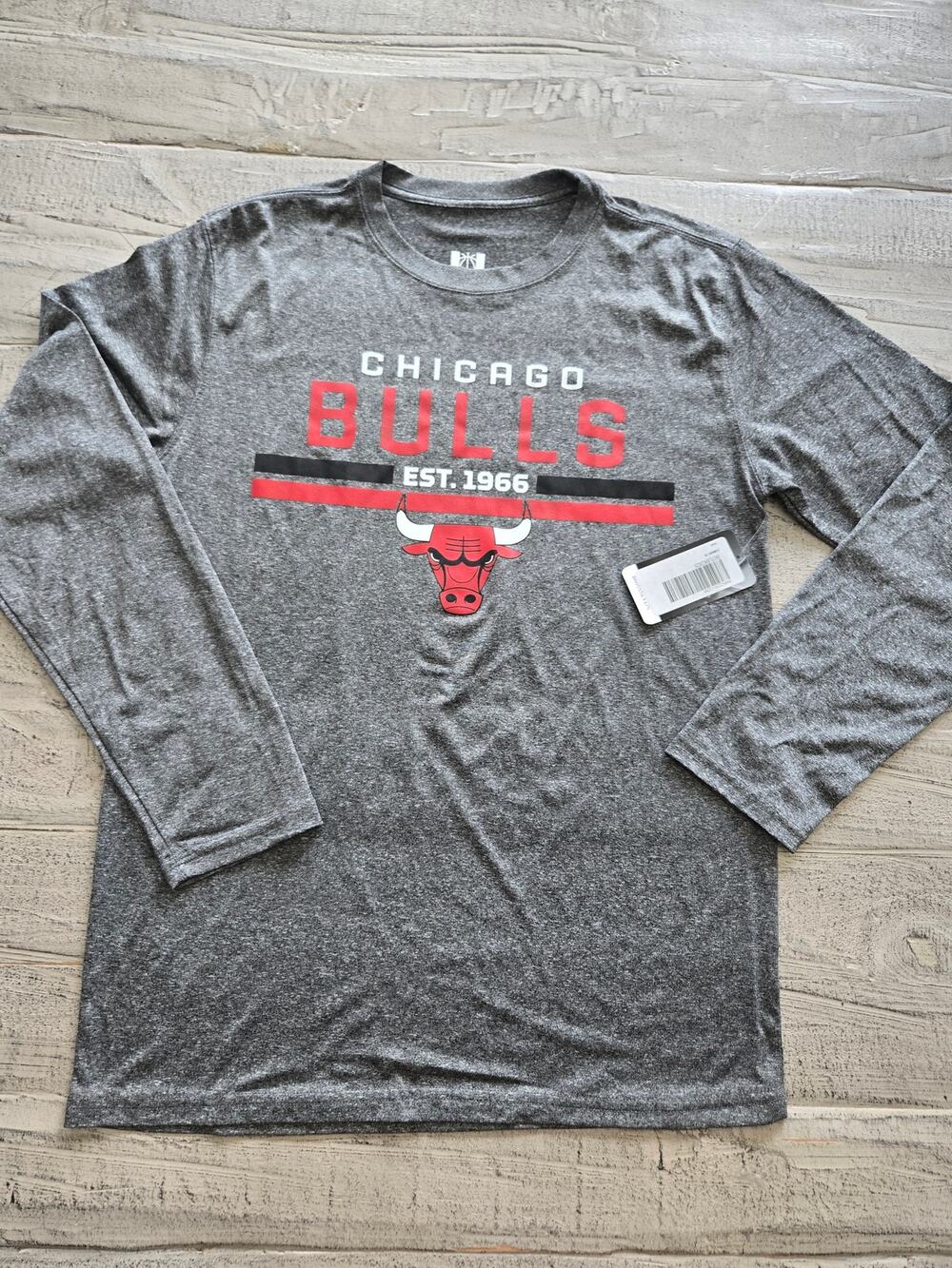 Ultra Game Chicago Bulls Gray Long Sleeve T-Shirt Men's Small NWT